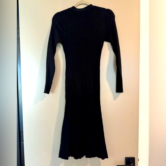 Black Ribbed Knit Button-Front Midi Dress 🖤 - Picture 4 of 9